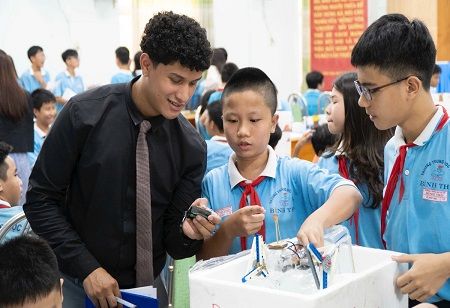Ho Chi Minh City Unveils Innovative Bilingual STEM Program for 2025-26 School Year